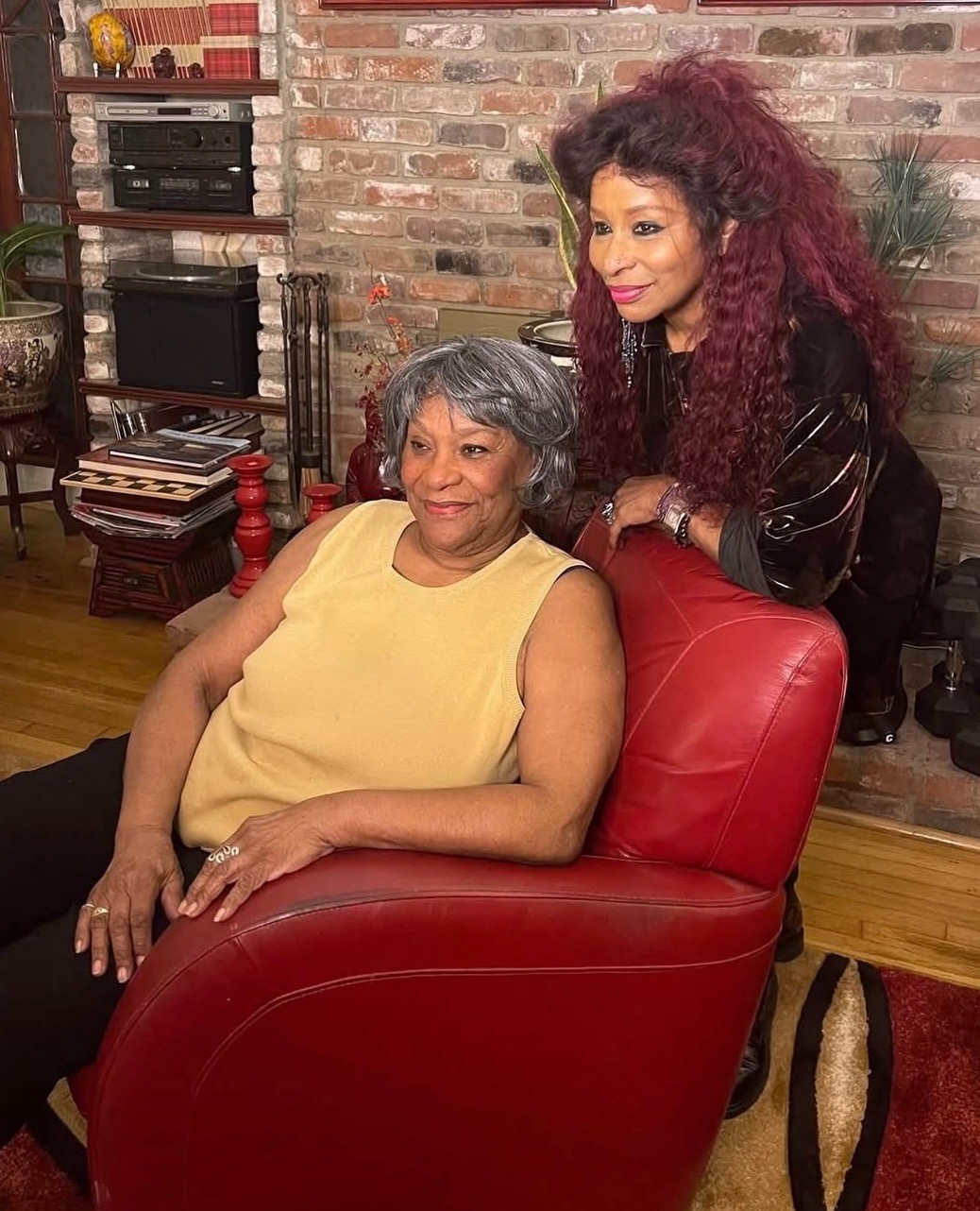 Chaka Khan Shares Heartwarming Moment With Her 91 Year Old Mother